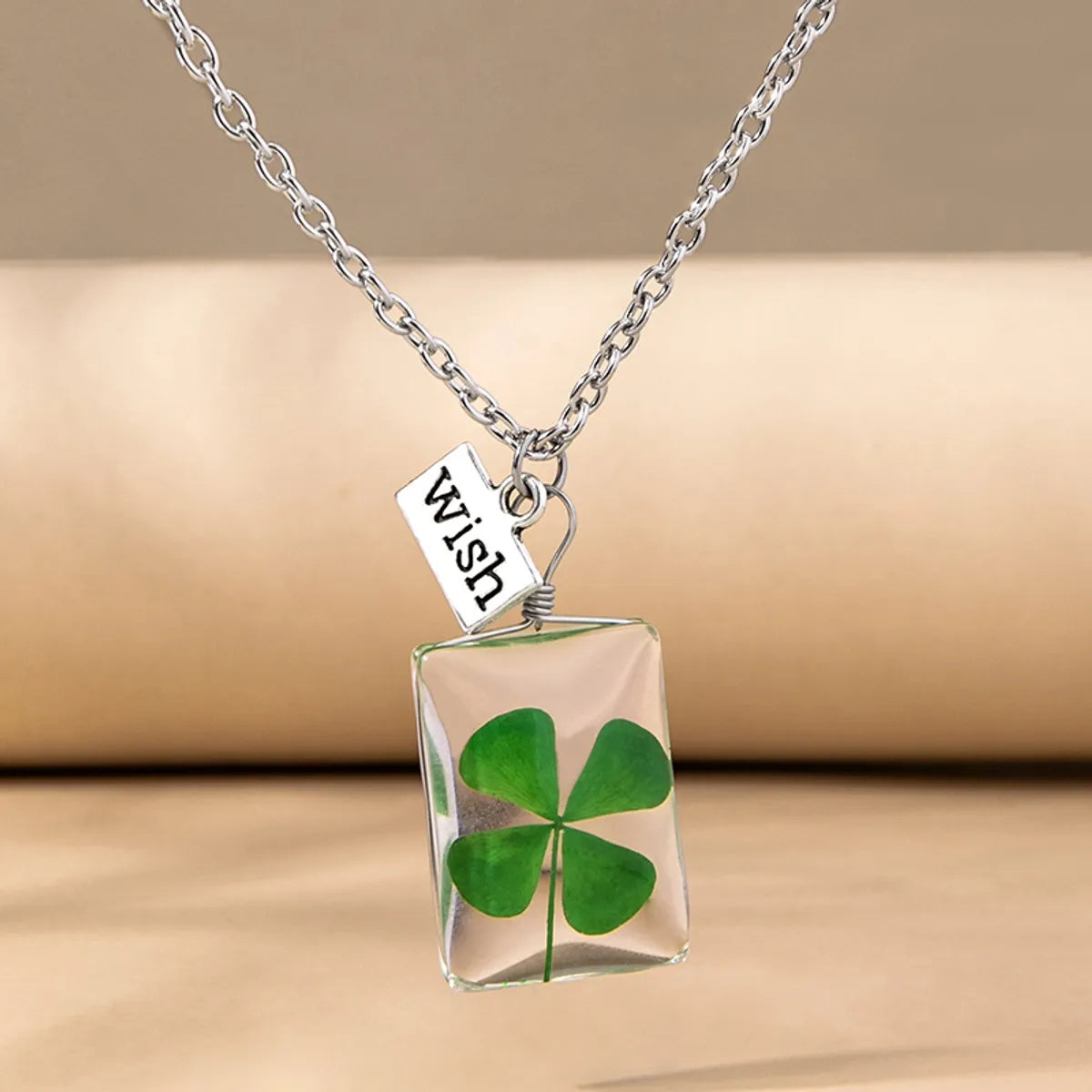 Necklaces For Lounge Glow-Fashion Four Leaf Clover Glass Synthesis No Inlaid Necklace