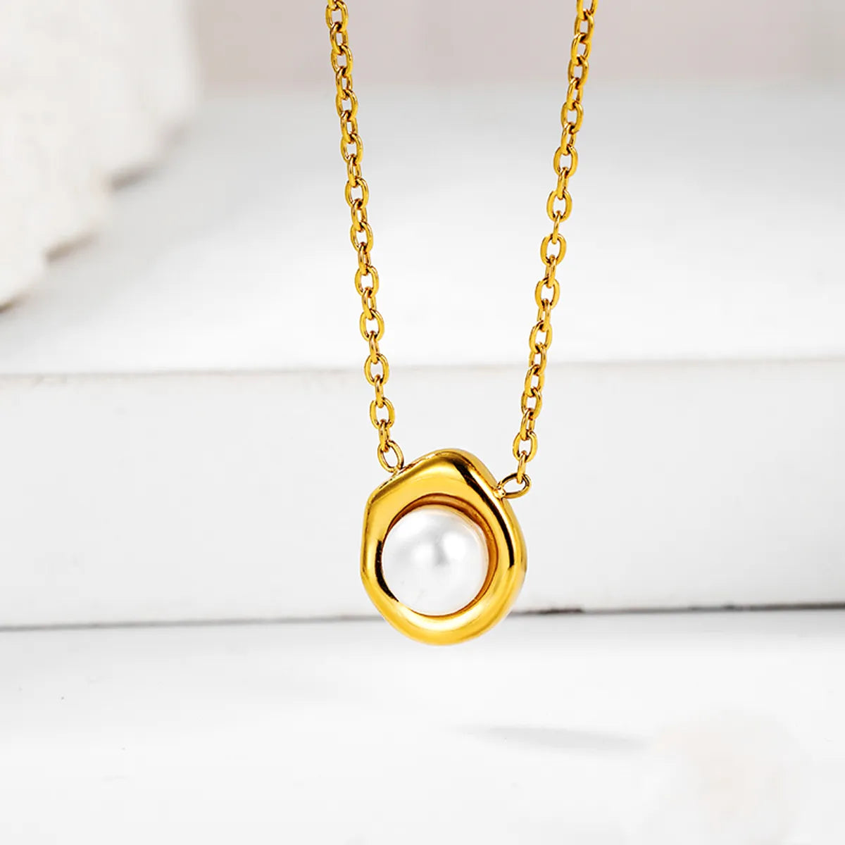 Necklaces Fresh Picks-Simple Style Solid Color Stainless Steel Inlay Artificial Pearls 18k Gold Plated Pendant Necklace