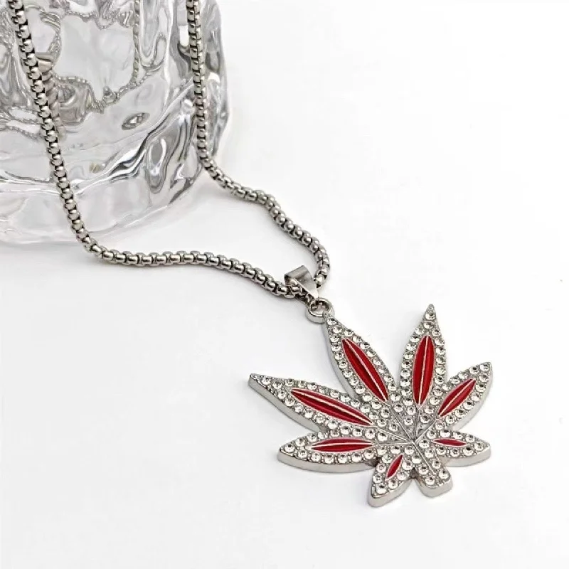 Xl0356 Red Maple Leaf with Steel Chain 70cm