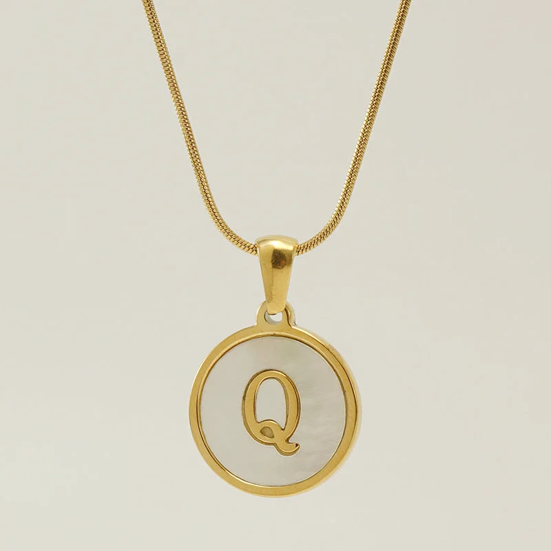 Gold Q (Chain)