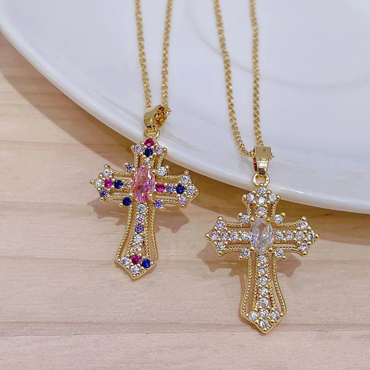 Necklaces Clasp Hold-Simple Style Cross Copper Inlay Zircon Pendant Necklace