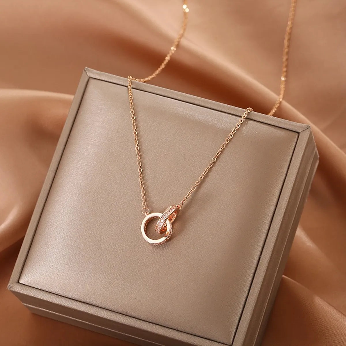 Necklaces For Pewter Shine-Modern Style Classic Style Round Titanium Steel Copper 18k Gold Plated Zircon Pendant Necklace In Bulk