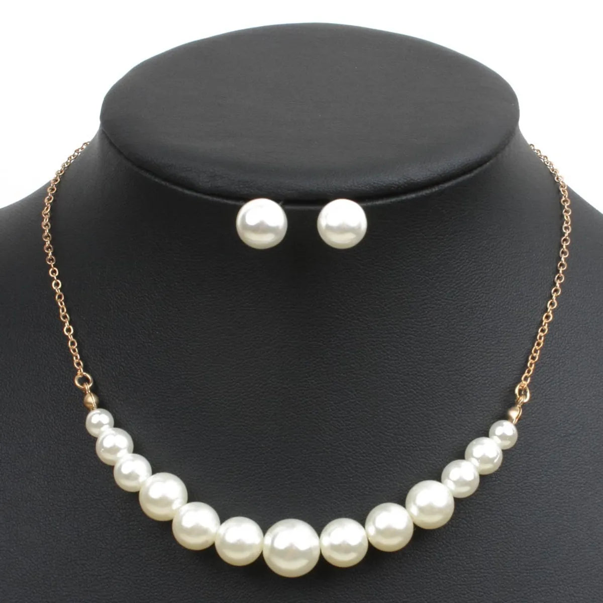 Light Necklaces For Airy Feel-Fashion Pearl Women's Necklace