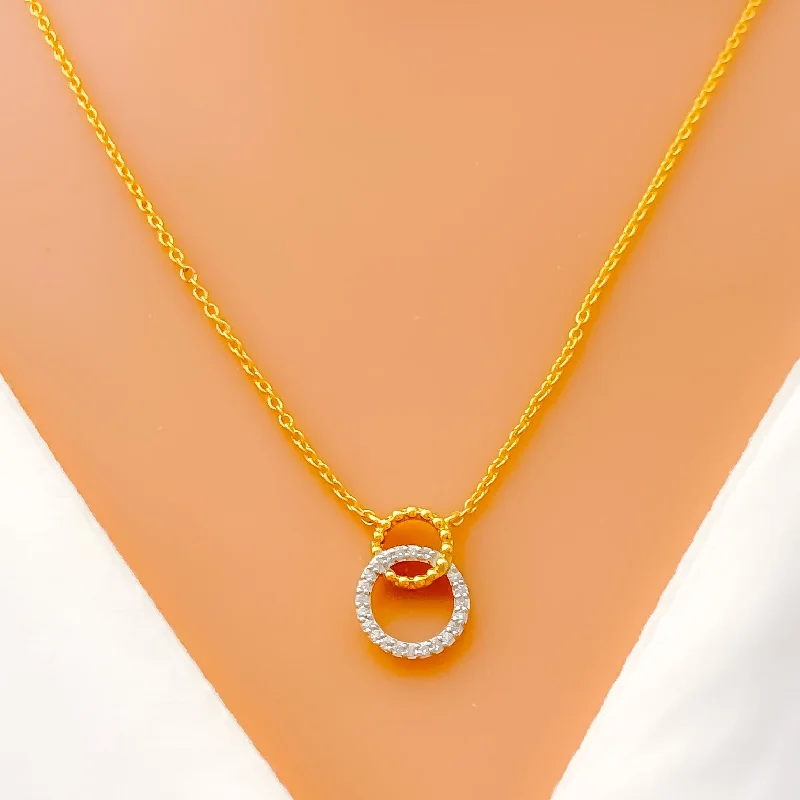 Necklaces For Grand Nights-Shiny Interlinked Halo Diamond + 18k Gold Necklace