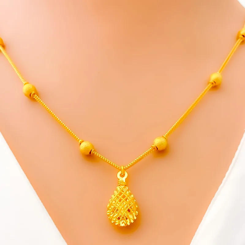 Best Flat Necklaces-Fancy Netted Drop 22K Gold Necklace Set