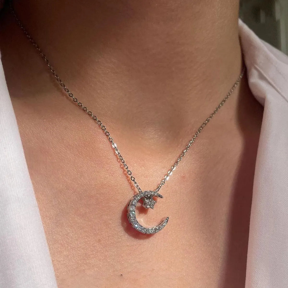 Necklaces With Odd Shine-Sweet Star Moon Alloy Women's Pendant Necklace