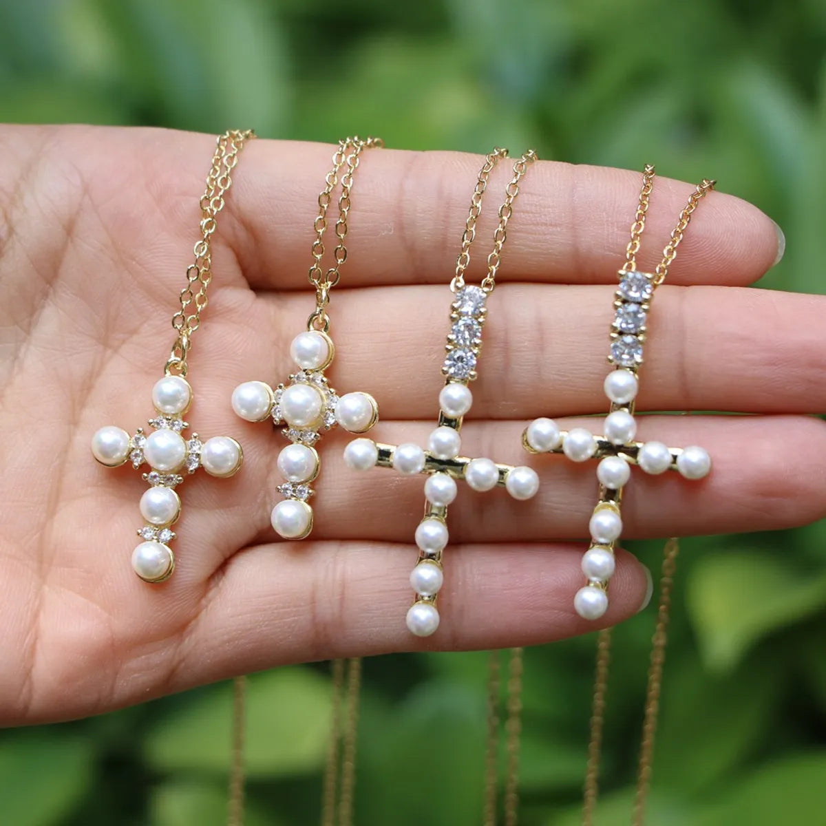 Necklaces Patch Guide-Simple Copper Gold-Plated Inlaid Zircon Cross Pearl Pendant Necklace Wholesale