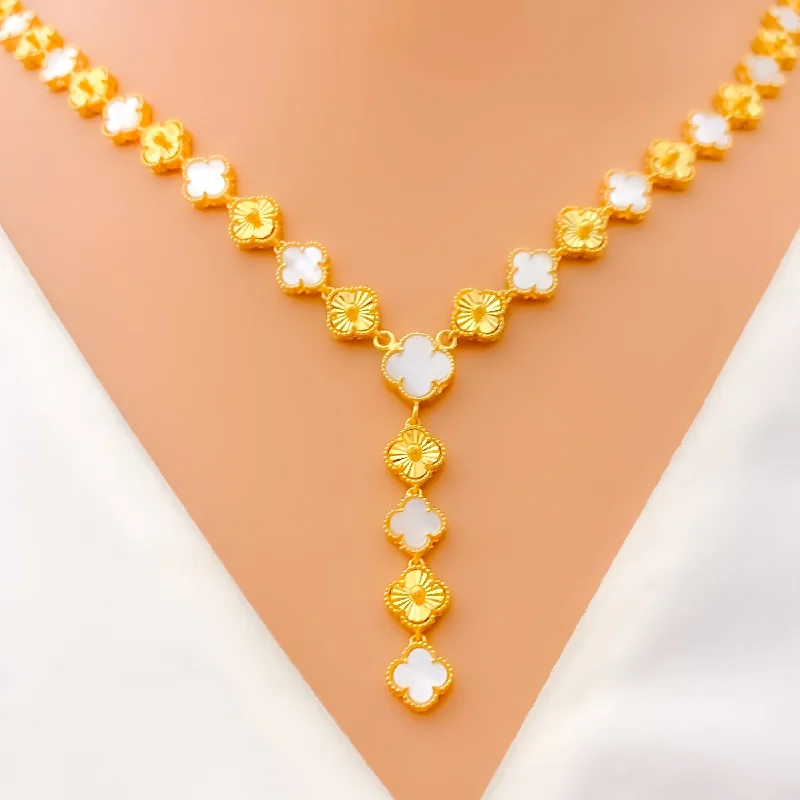 Prime Necklaces For Mild Looks-Extravagant Alternating 21k Gold Clover Necklace Set