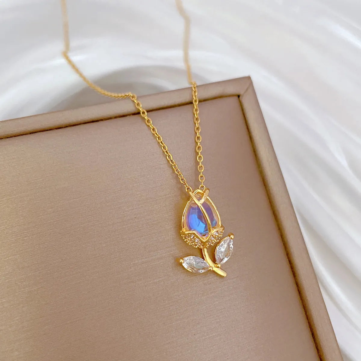 Necklaces For Sharp Style-Titanium Steel Copper Gold Plated Modern Style Classic Style Inlay Tulip Zircon Pendant Necklace