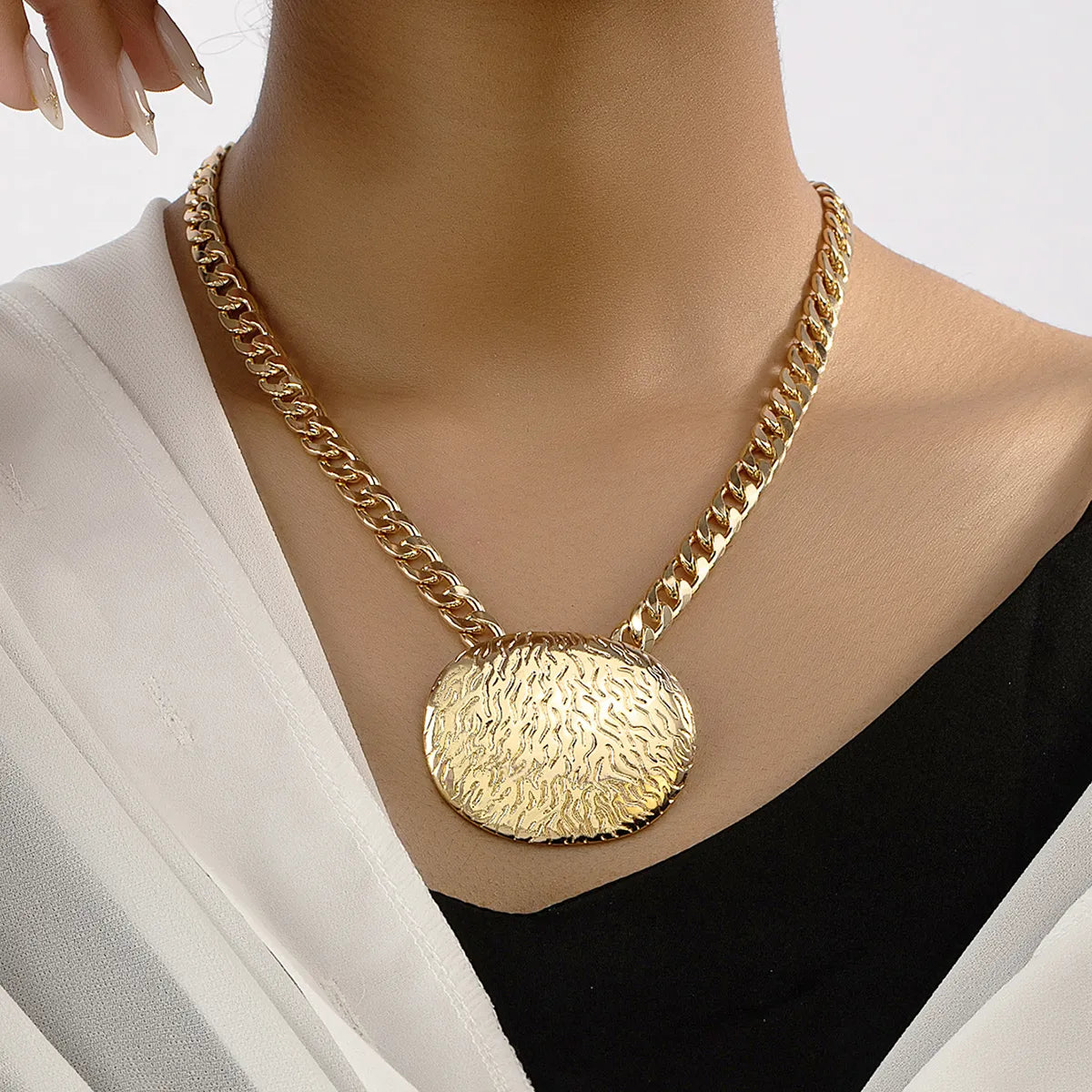 Necklaces For Pale Skin-Exaggerated Punk Streetwear Oval Alloy Plating 14k Gold Plated Unisex Pendant Necklace