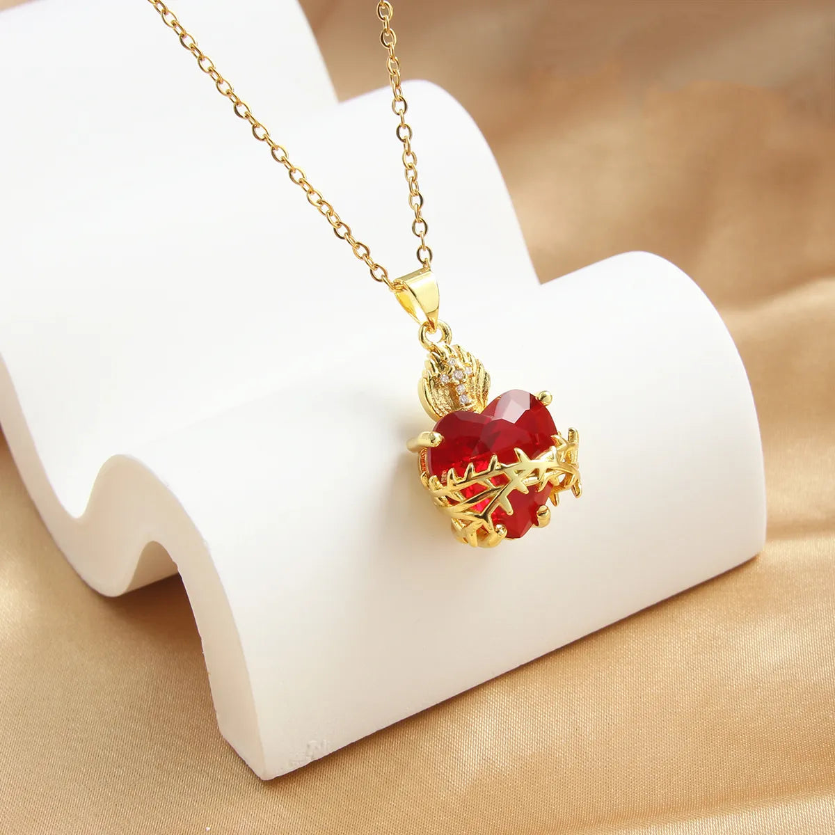 Necklaces For Self Shine-Copper 18K Gold Plated Vintage Style Commute Inlay Heart Shape Zircon Pendant Necklace