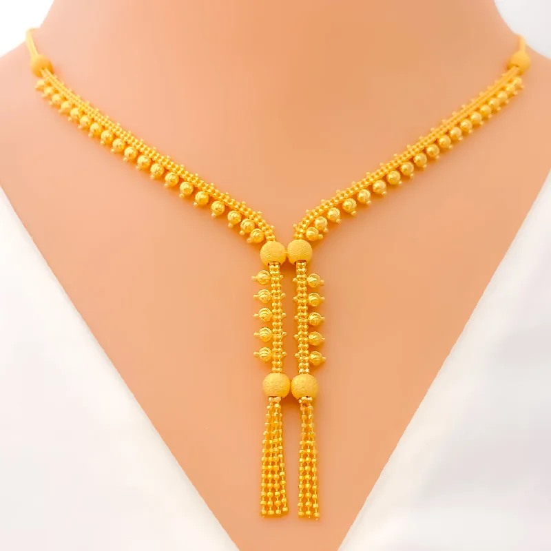 Necklaces For Elders-Impeccable Mesmerizing 22k Gold Dangling Necklace Set