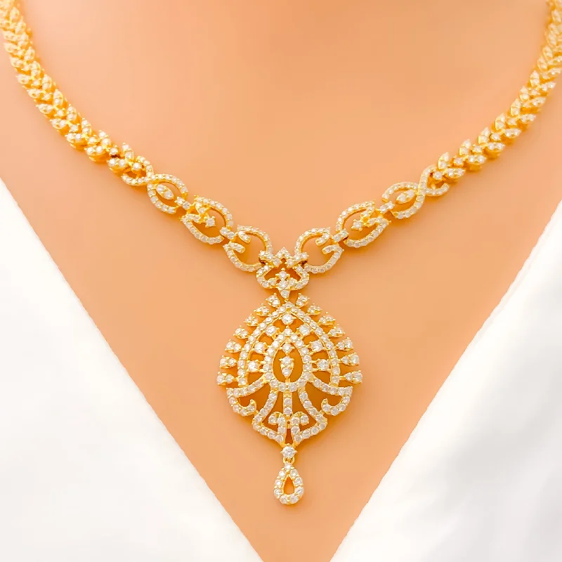 Necklaces For Tan Tones-Festive Sparkling Motif Diamond + 18k Gold Necklace Set