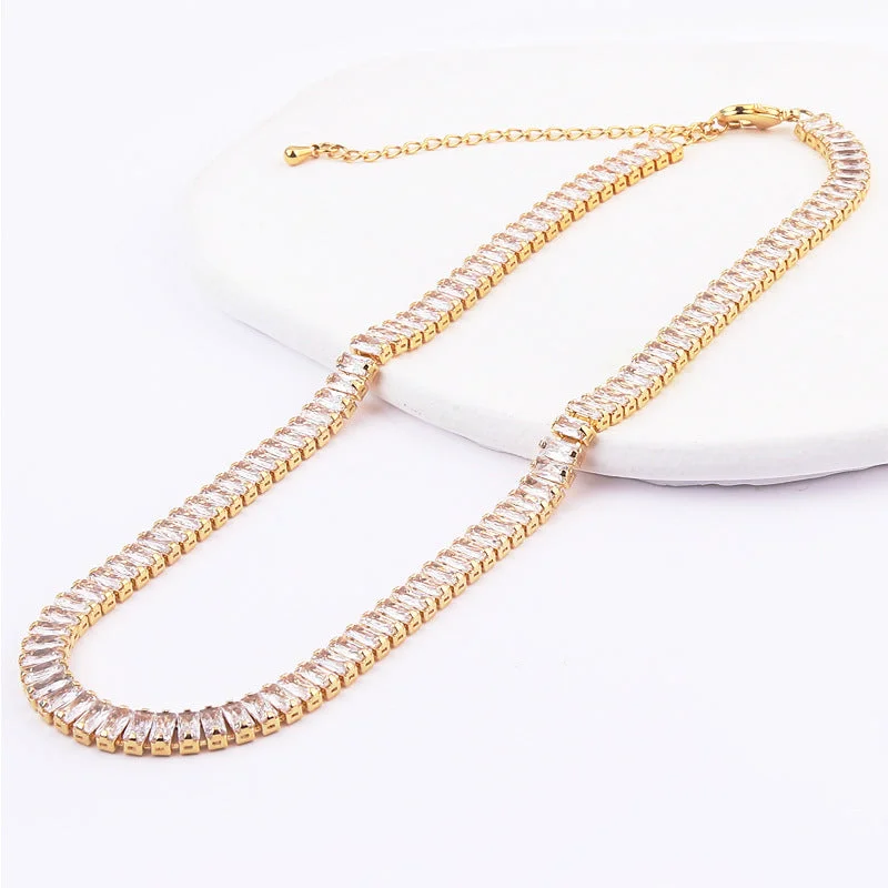 18K Gold 2.5 * 5mm Horizontal White Zirconium