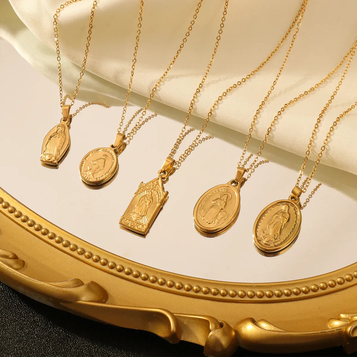 Necklaces Fit Chart-Elegant Classical Solid Color Stainless Steel Plating 18k Gold Plated Pendant Necklace