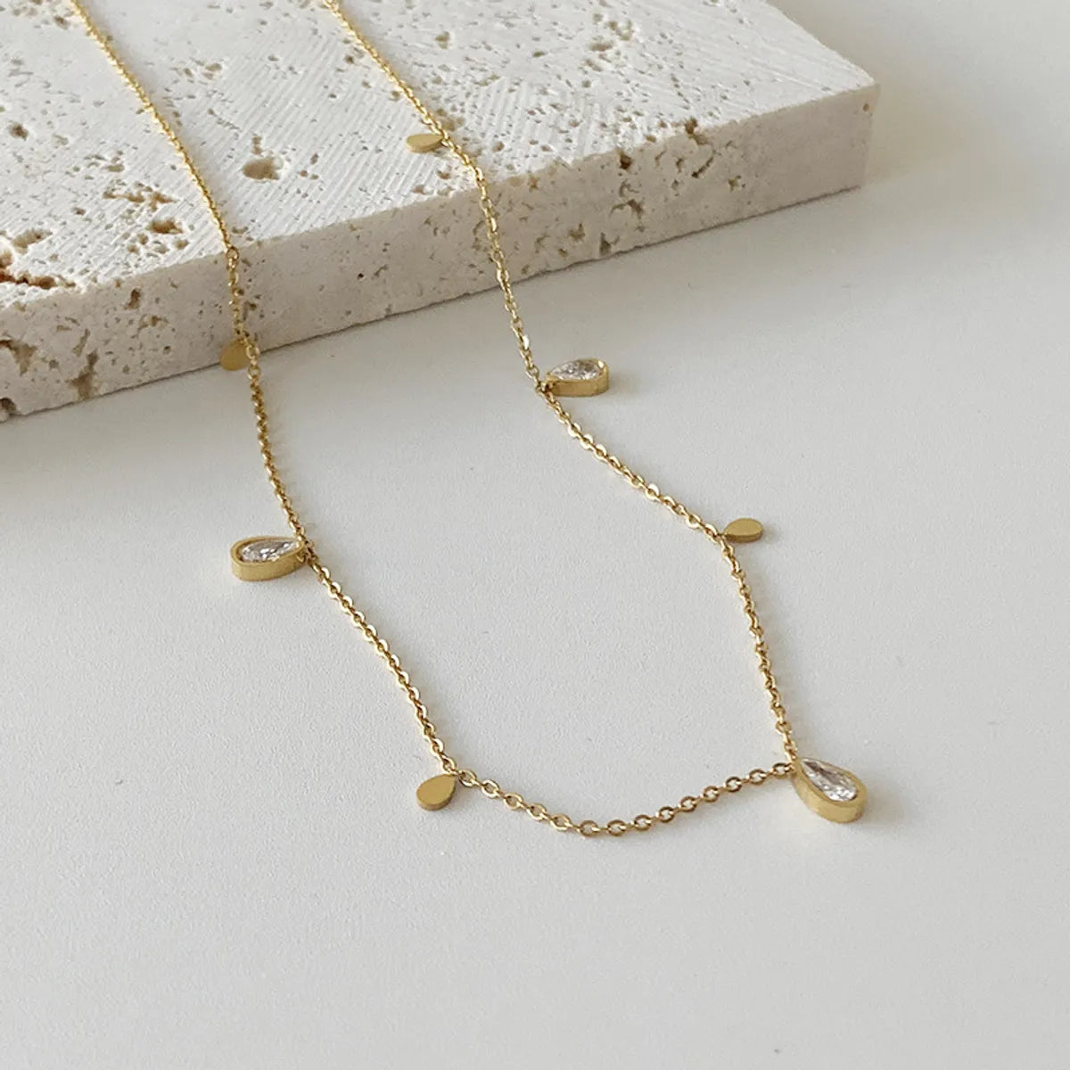 New Fit Necklaces-Elegant Simple Style Water Droplets Stainless Steel Plating Inlay Zircon 18k Gold Plated Necklace